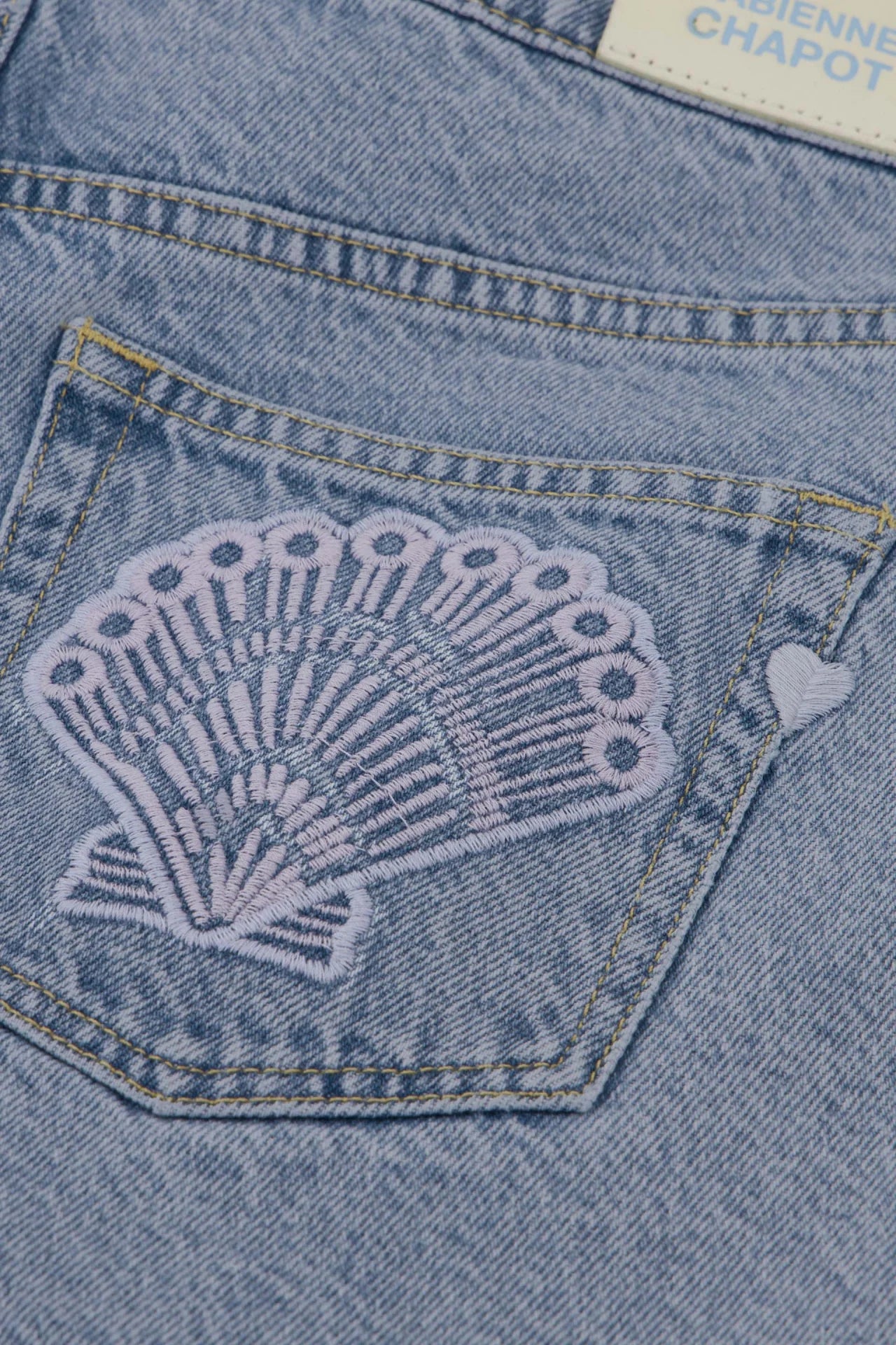 Lucy Wide Short