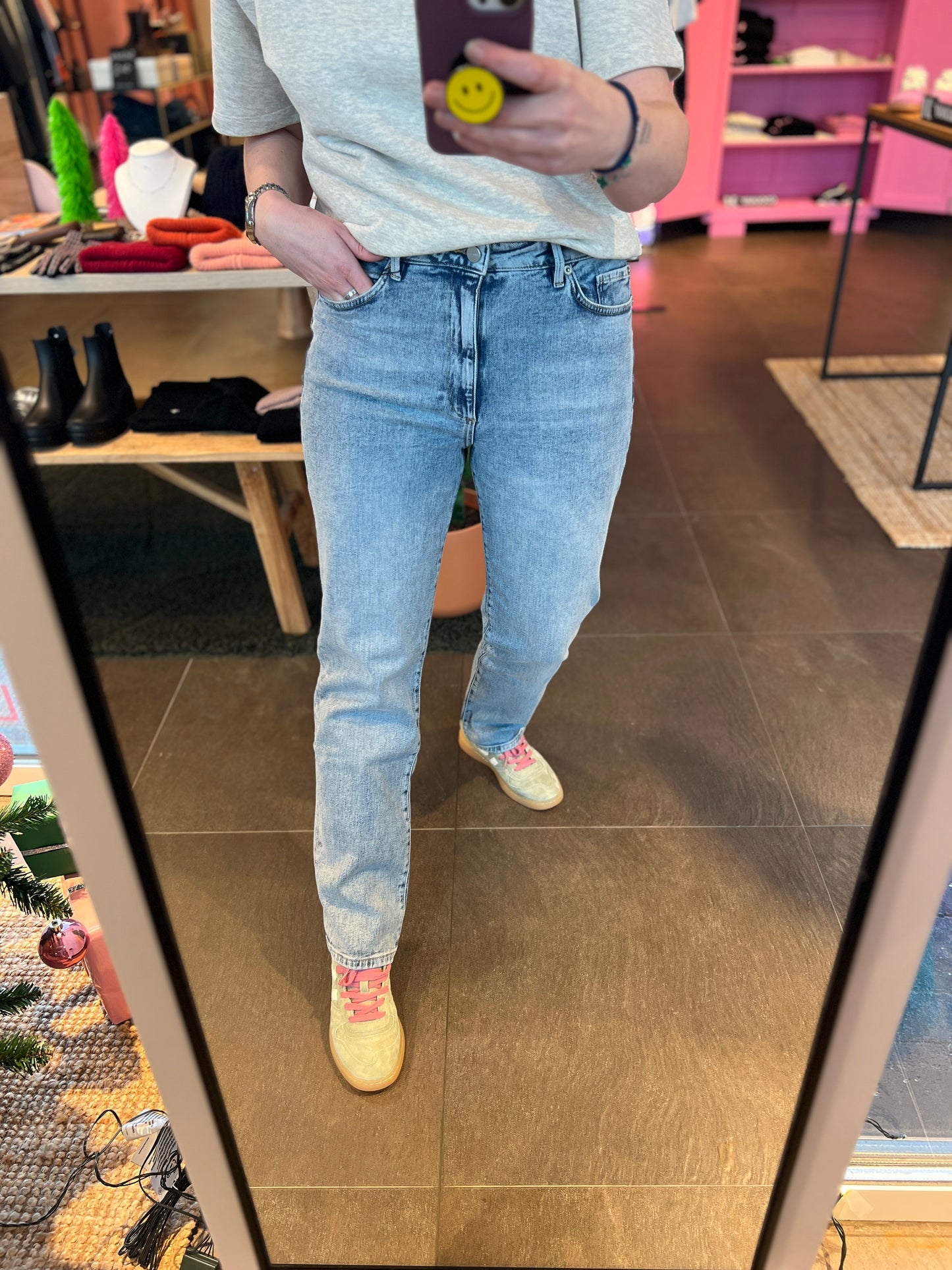 Scotti Relaxed Straight Jeans Mid Wash