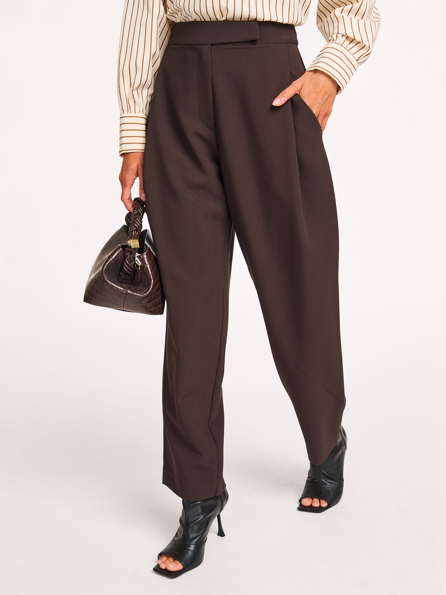 VolaCC Carrot Pleat Pant