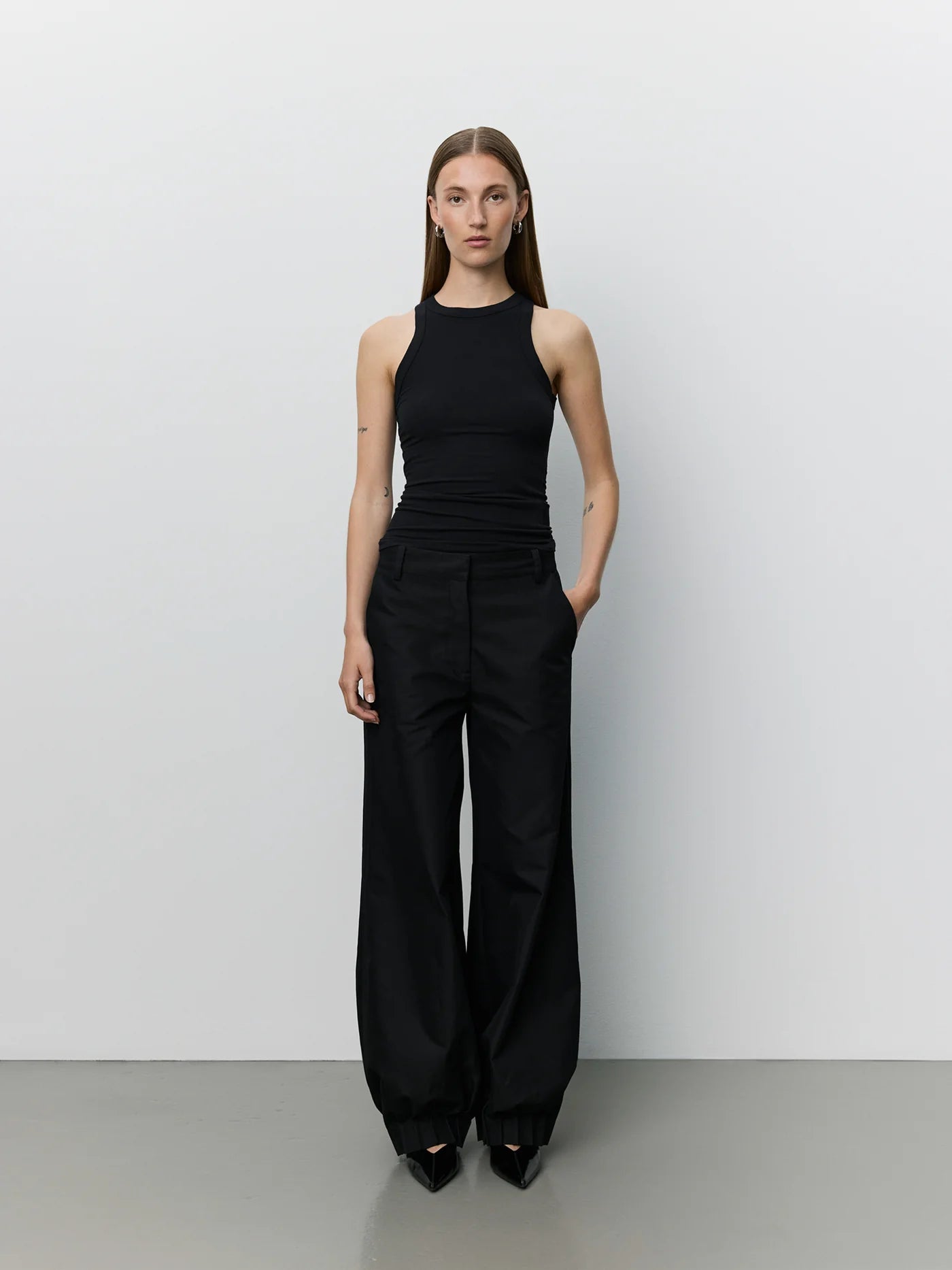 Louanasw Pleated Hem Trousers